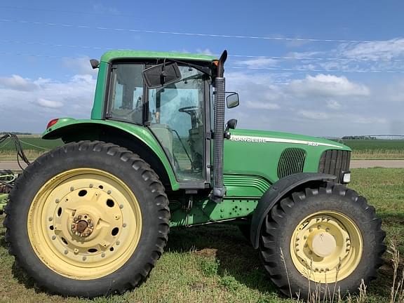 Image of John Deere 7420 equipment image 2