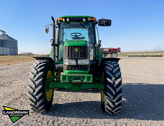 Image of John Deere 7420 equipment image 1