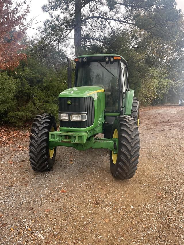 Image of John Deere 7420 equipment image 2