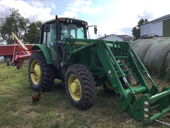 Image of John Deere 7420 equipment image 1