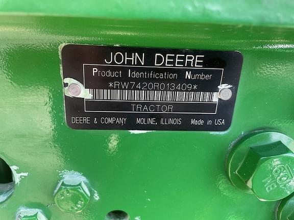 Image of John Deere 7420 equipment image 2