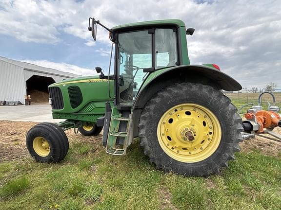 Image of John Deere 7420 equipment image 2