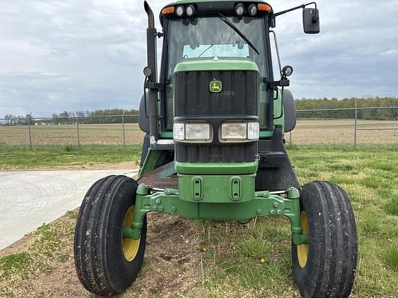 Image of John Deere 7420 equipment image 4