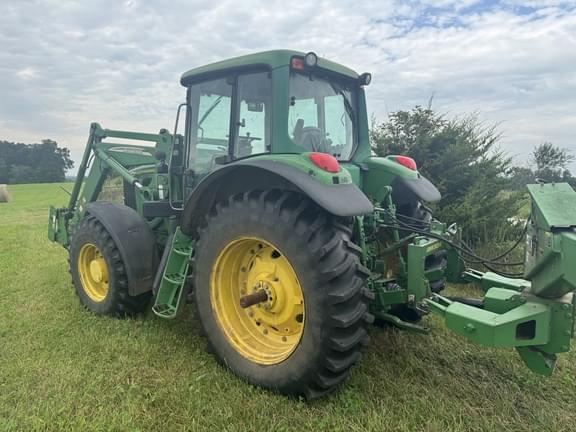 Image of John Deere 7420 equipment image 3