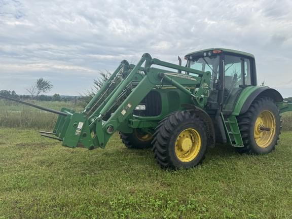 Image of John Deere 7420 Primary image