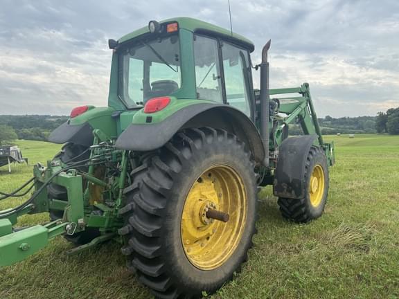 Image of John Deere 7420 equipment image 2