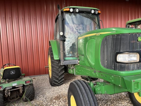 Image of John Deere 7420 equipment image 1