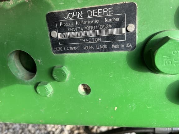 Image of John Deere 7420 equipment image 3
