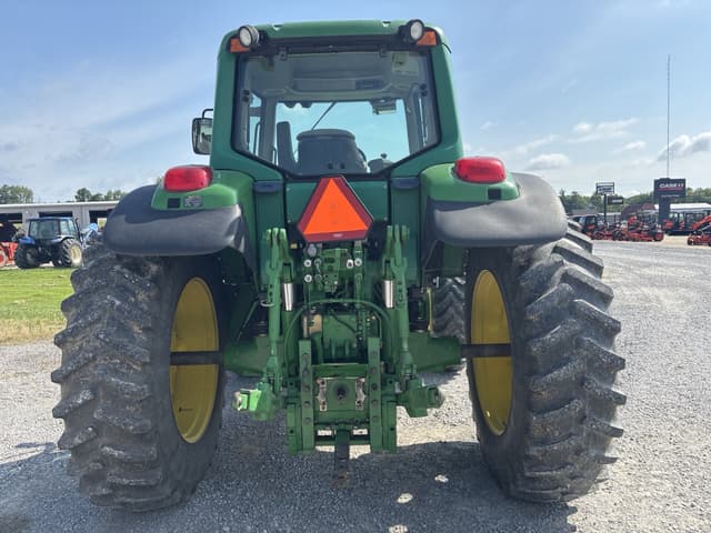 Image of John Deere 7420 equipment image 3