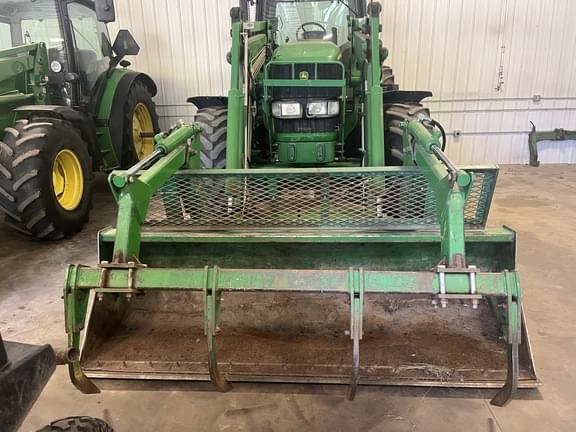 Image of John Deere 7420 equipment image 3