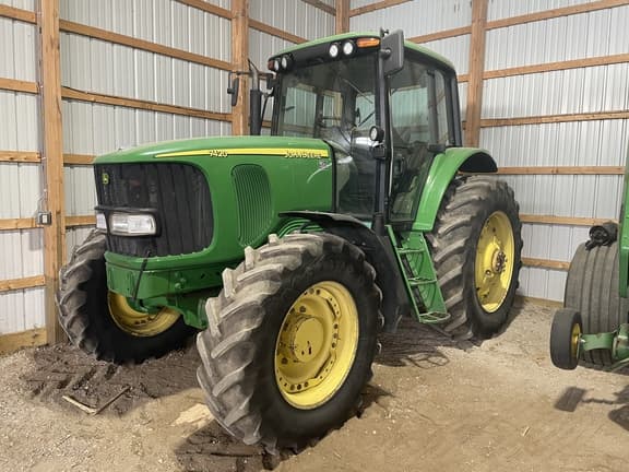 Image of John Deere 7420 equipment image 1