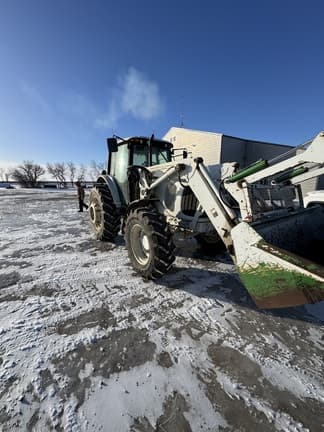 Image of John Deere 7420 equipment image 2