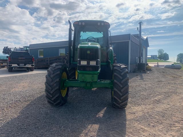 Image of John Deere 7420 equipment image 4