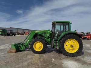 2004 John Deere 7420 Image