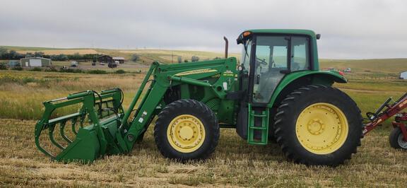 Image of John Deere 7420 equipment image 2