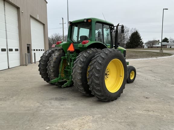 Image of John Deere 7420 equipment image 2