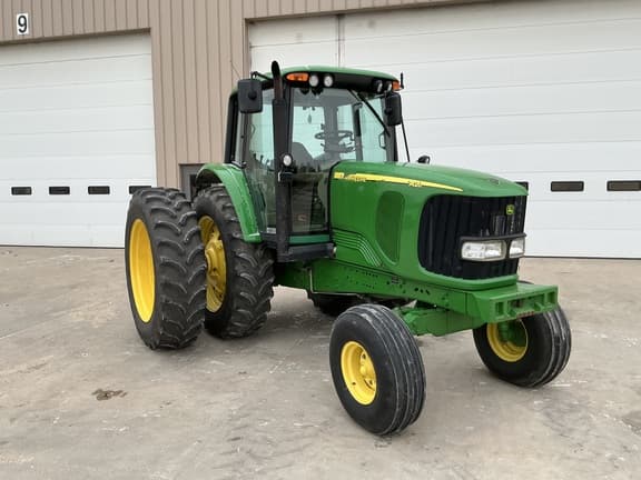 Image of John Deere 7420 Primary image