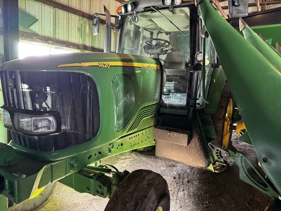 Image of John Deere 7420 Image 1