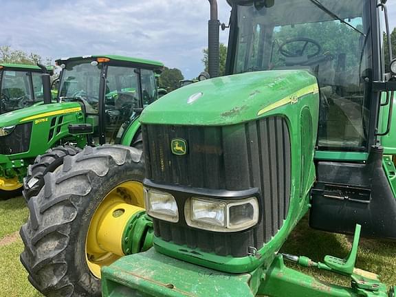 Image of John Deere 7420 equipment image 1