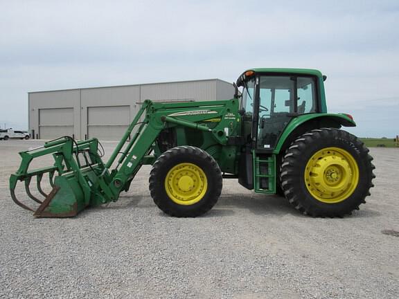 Image of John Deere 7420 equipment image 1