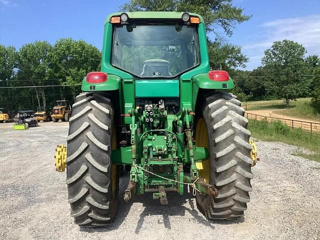 Image of John Deere 7420 equipment image 4