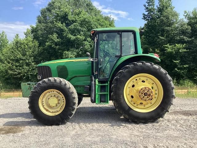 Image of John Deere 7420 equipment image 2