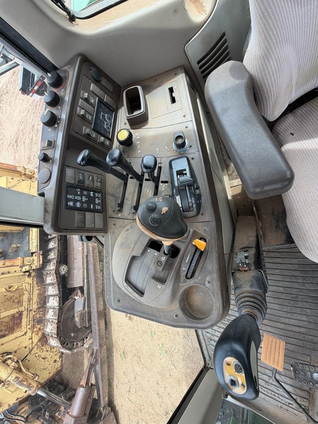 Image of John Deere 7520 equipment image 2