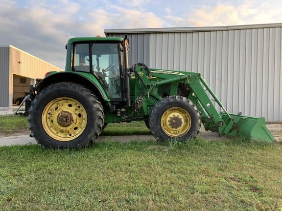 Main image John Deere 7520