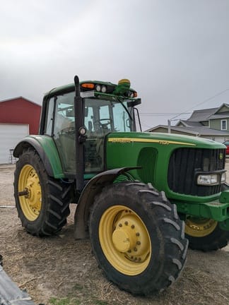 Main image John Deere 7520