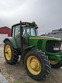 2004 John Deere 7520 Image