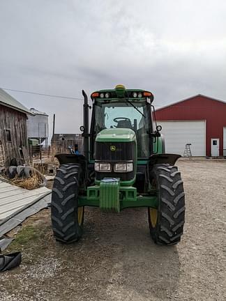 Image of John Deere 7520 equipment image 3