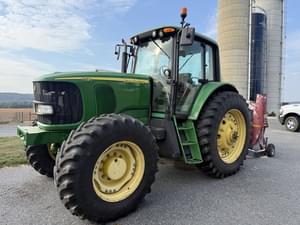 2004 John Deere 7520 Image