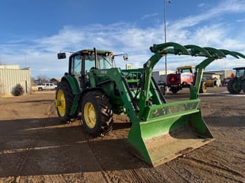 Main image John Deere 7520