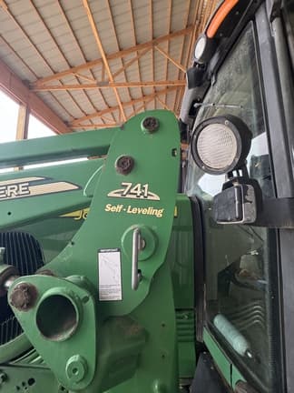 Image of John Deere 7520 equipment image 1