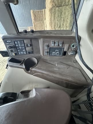 Image of John Deere 7520 equipment image 4