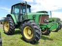 2004 John Deere 7520 Image