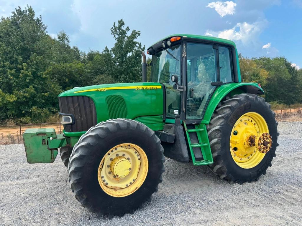 Image of John Deere 7520 Primary image