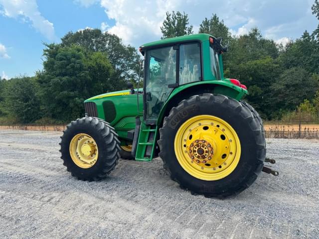 Image of John Deere 7520 equipment image 3
