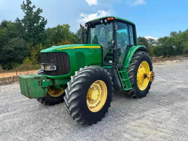 Image of John Deere 7520 equipment image 1
