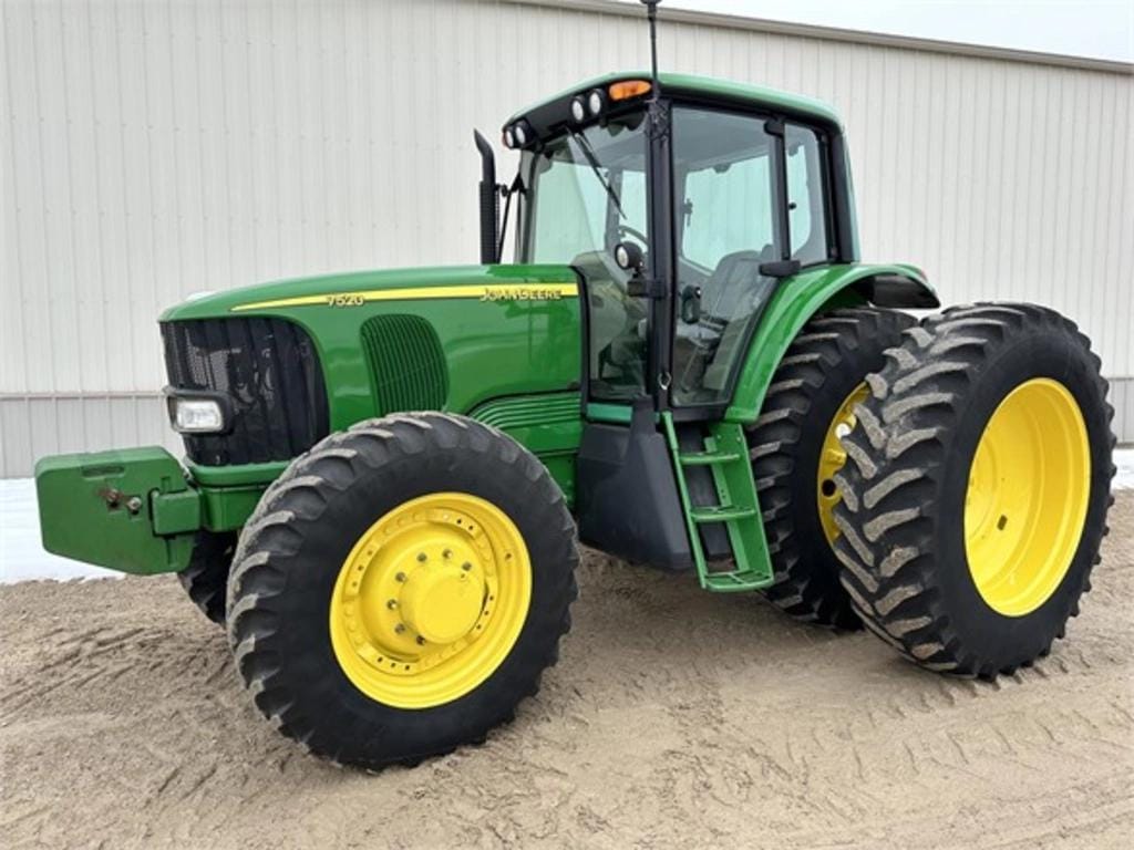 Main image John Deere 7520