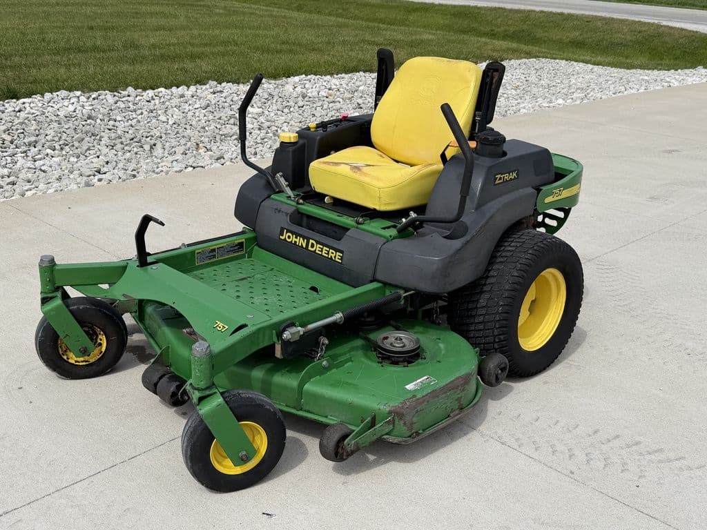 Image of John Deere 757 Primary image