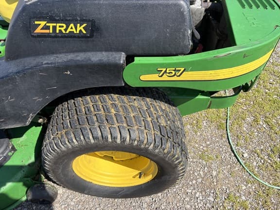 Image of John Deere 757 equipment image 2
