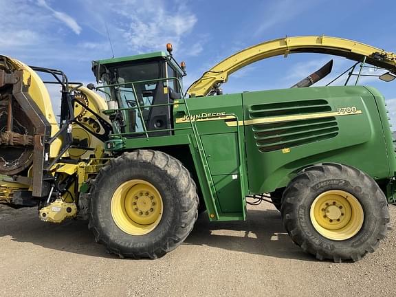 Image of John Deere 7700 Primary image