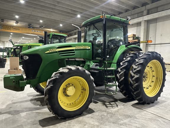 Image of John Deere 7720 Primary image