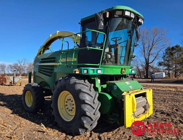Image of John Deere 7800 equipment image 1
