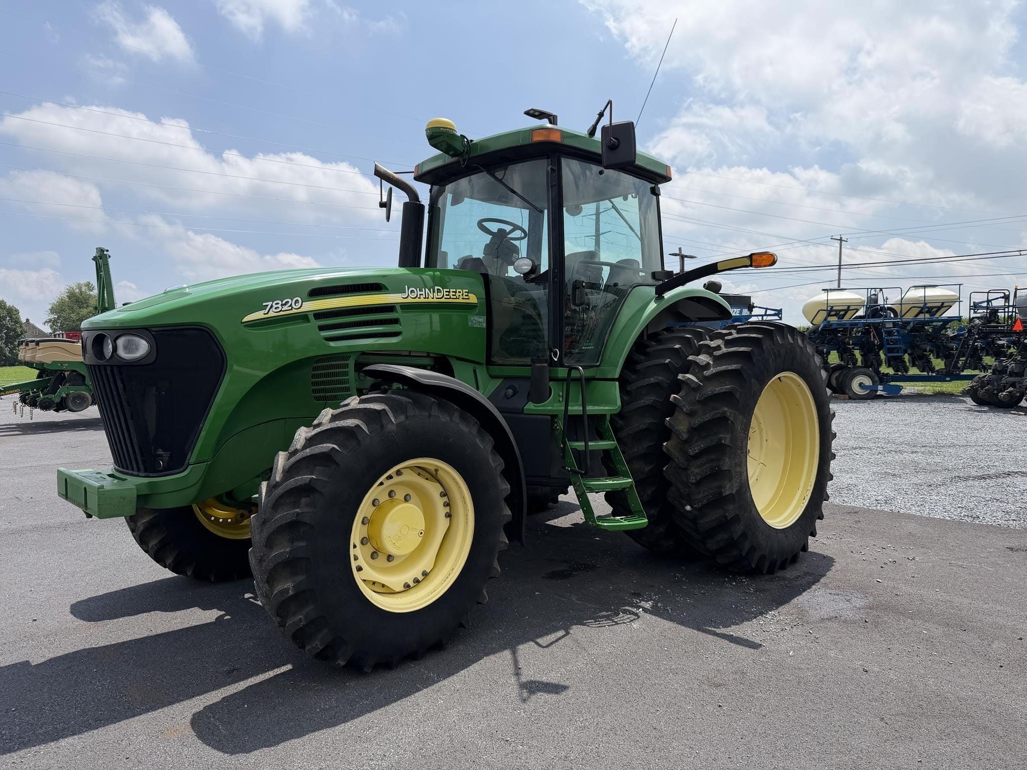 2004 John Deere 7820 Equipment Image0