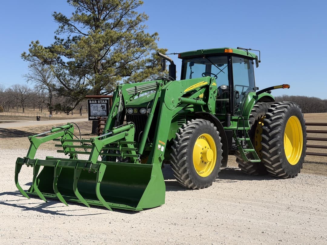 Image of John Deere 7820 Primary image