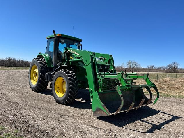 Image of John Deere 7820 equipment image 2