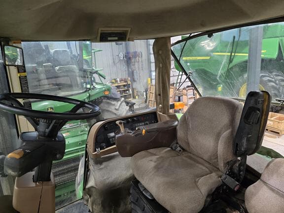 Image of John Deere 7920 equipment image 3