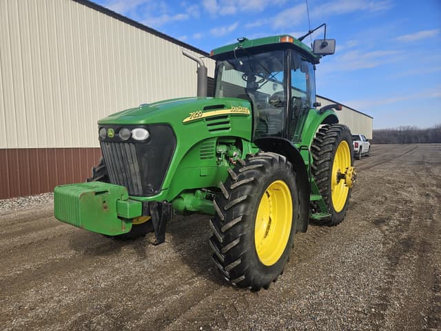 Image of John Deere 7920 equipment image 3